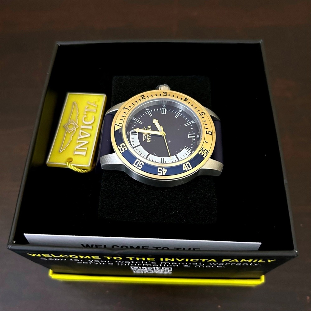 Invicta Mens Pro Diver Quartz Blue Dial‎ Gold Bezel Silicone Strap Watch 37402